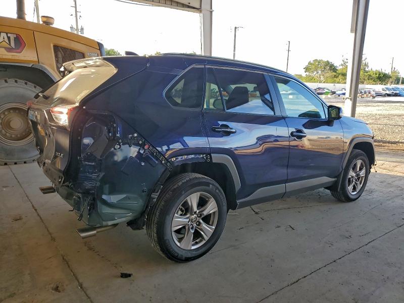 Фото 3 - TOYOTA RAV4