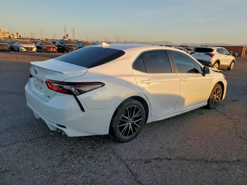 Фото 3 - TOYOTA CAMRY