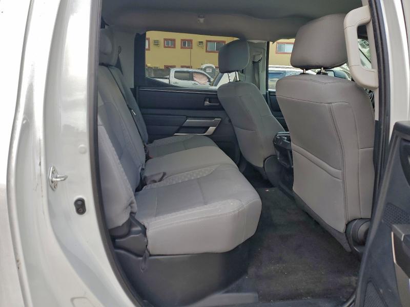 Фото 10 - TOYOTA TUNDRA