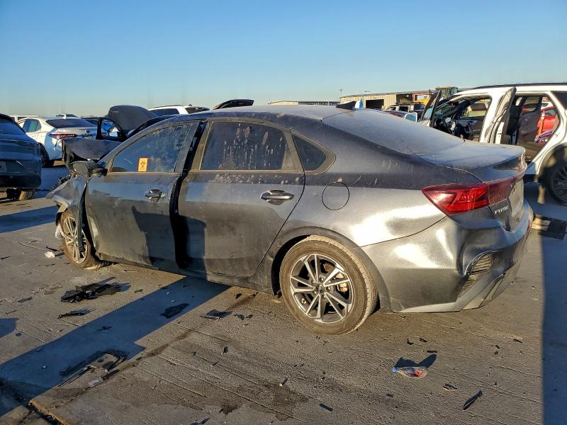 Фото 2 - KIA FORTE