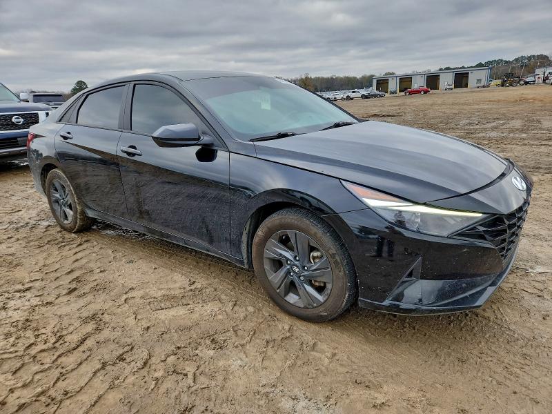 Фото 4 - HYUNDAI ELANTRA