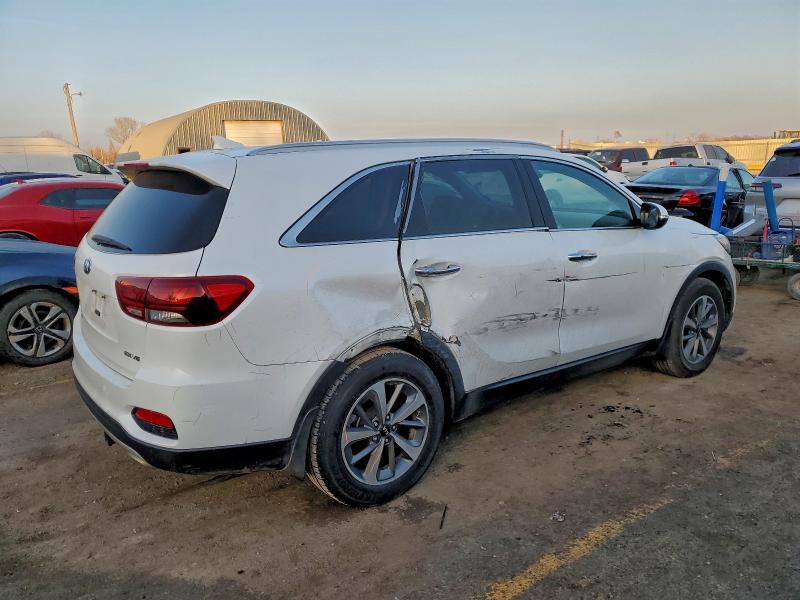 Фото 3 - KIA SORENTO
