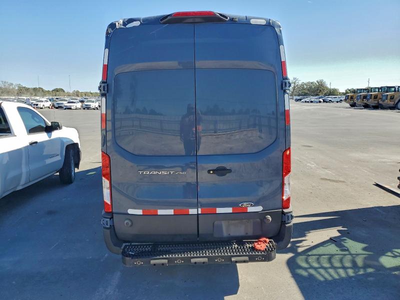 Фото 6 - FORD TRANSIT