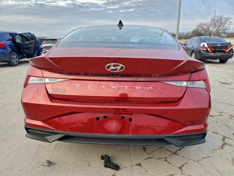 Фото 6 - HYUNDAI ELANTRA