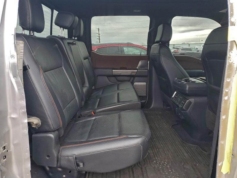 Фото 10 - FORD F-150