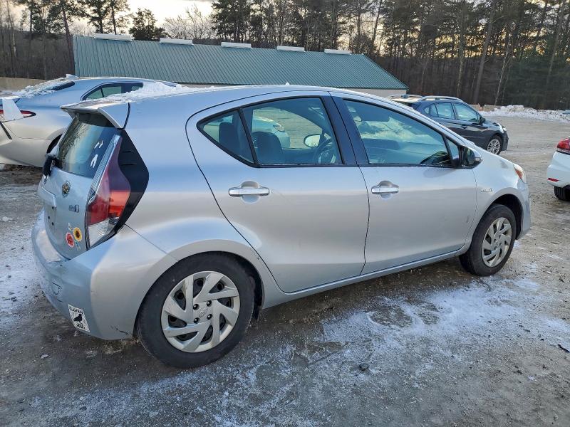 Фото 3 - TOYOTA PRIUS