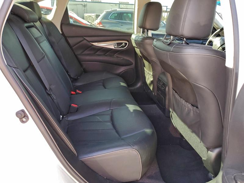 Фото 10 - INFINITI Q70