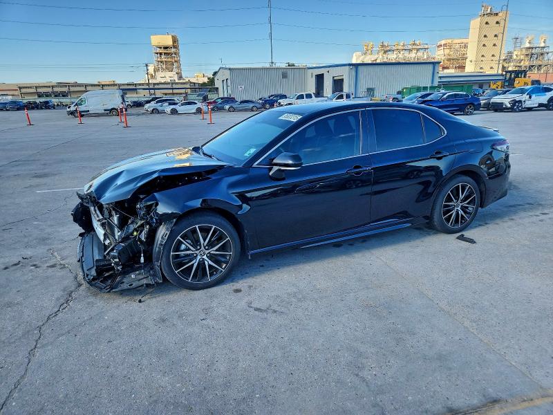 Фото 1 - TOYOTA CAMRY
