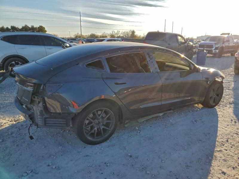 Фото 3 - TESLA MODEL 3