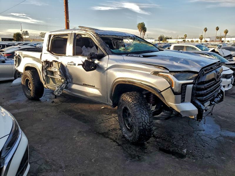 Фото 4 - TOYOTA TUNDRA