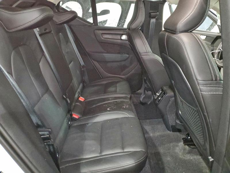 VOLVO XC40 CORE 2025 VIN YV4L12UJ5S2576650