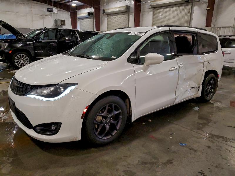 Фото 1 - CHRYSLER PACIFICA