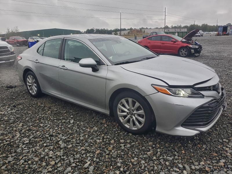 Фото 4 - TOYOTA CAMRY