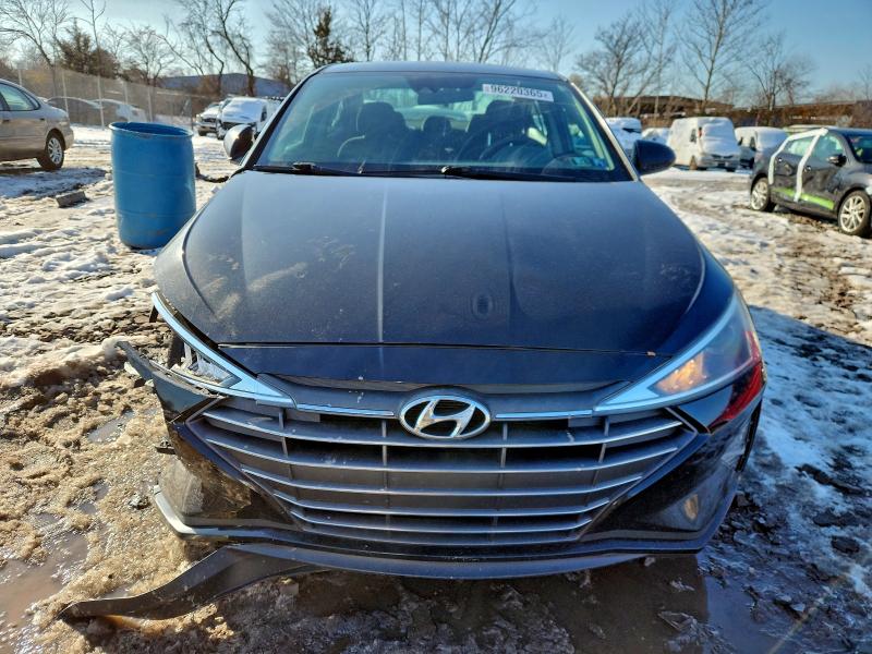 Фото 5 - HYUNDAI ELANTRA