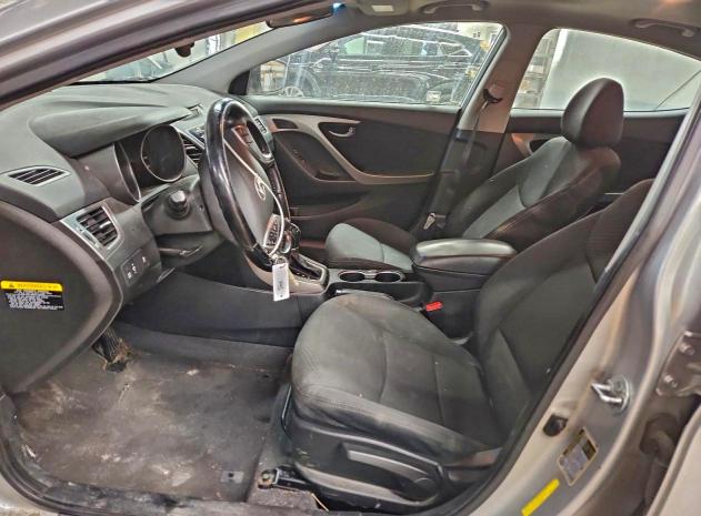 Фото 7 - HYUNDAI ELANTRA