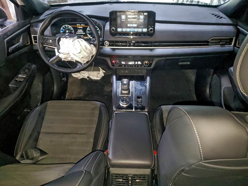 Фото 8 - MITSUBISHI OUTLANDER