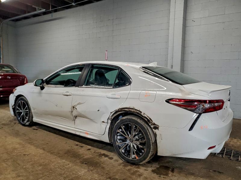 Фото 2 - TOYOTA CAMRY