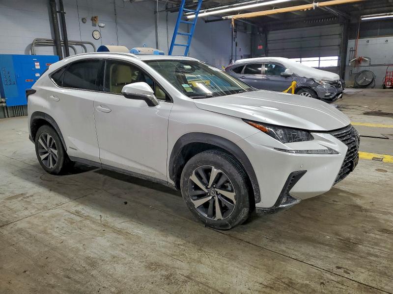 Фото 4 - LEXUS NX