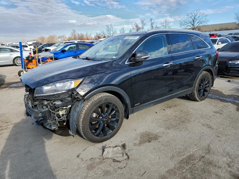 Фото 1 - KIA SORENTO