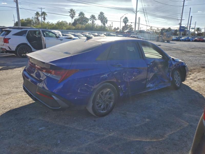 Фото 3 - HYUNDAI ELANTRA