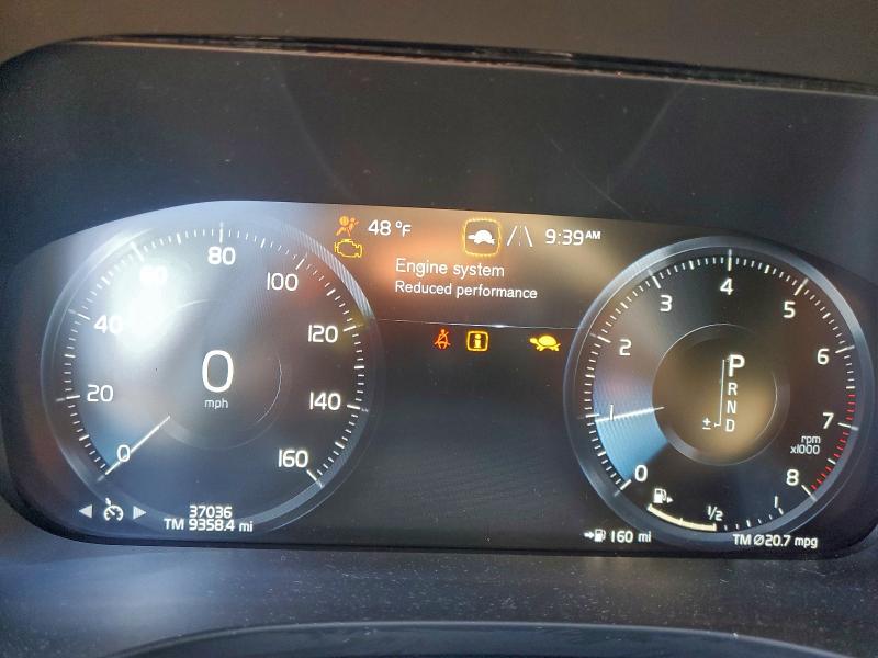 Фото 9 - VOLVO XC60