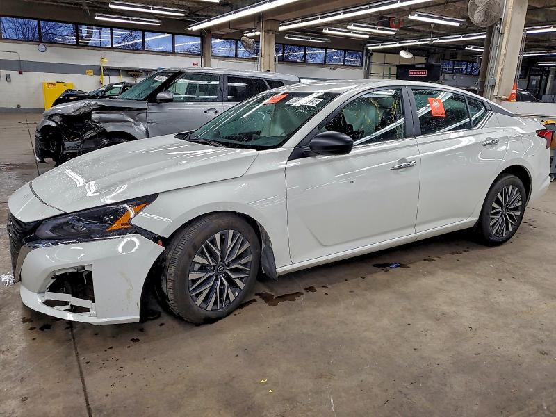 Фото 1 - NISSAN ALTIMA