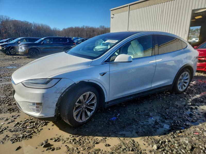 Фото 1 - TESLA MODEL X