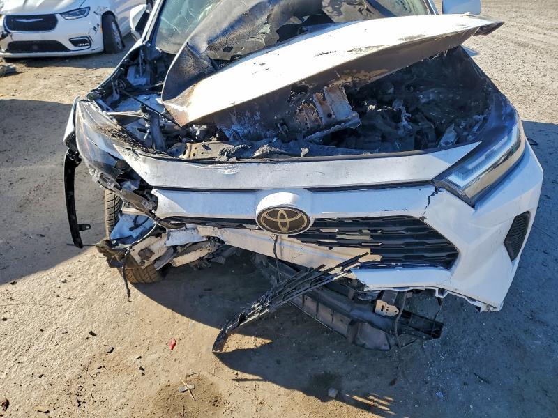 Фото 12 - TOYOTA RAV4