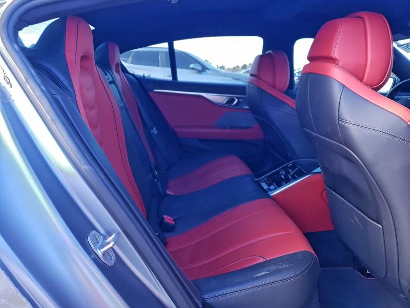 Фото 10 - BMW M8