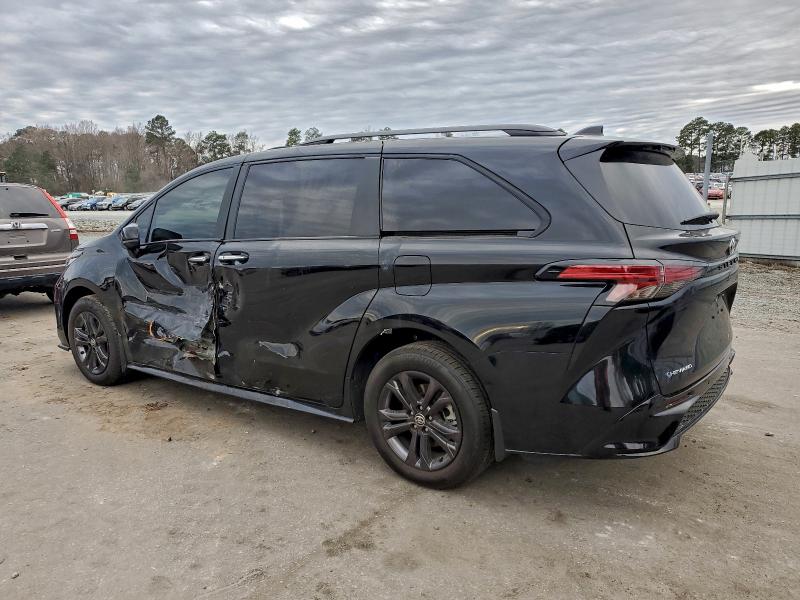 Фото 2 - TOYOTA SIENNA