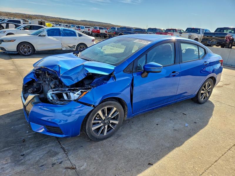 Фото 1 - NISSAN VERSA