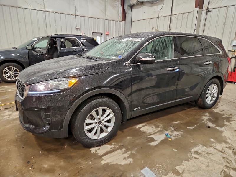 Фото 1 - KIA SORENTO