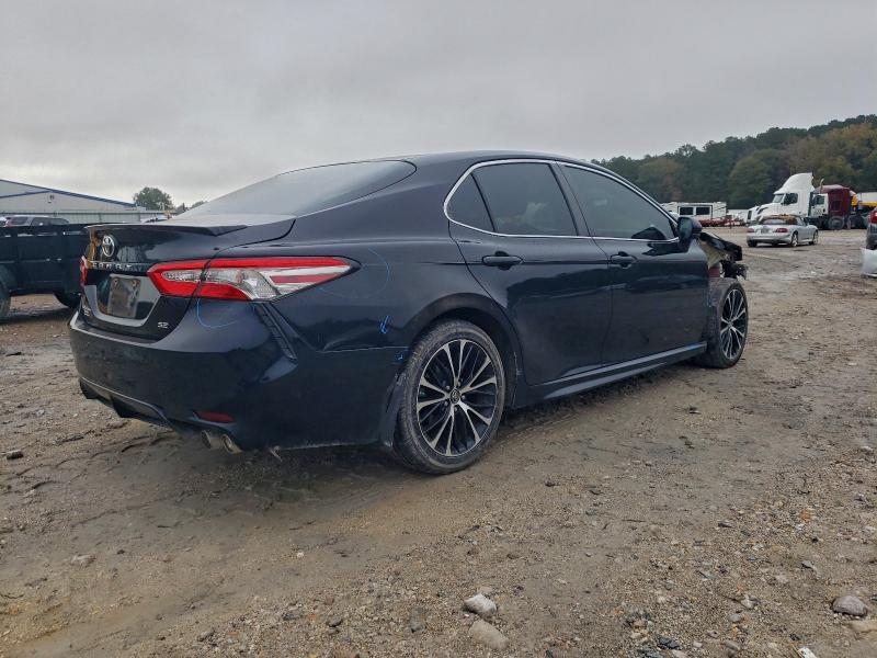 Фото 3 - TOYOTA CAMRY