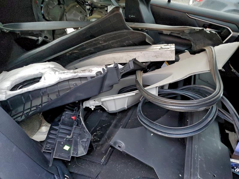 Фото 13 - TOYOTA RAV4