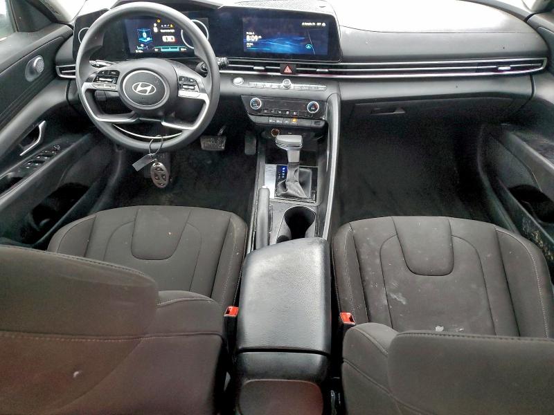 Фото 8 - HYUNDAI ELANTRA