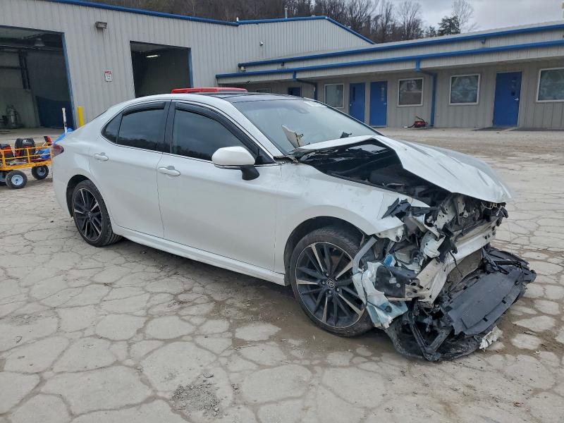 Фото 4 - TOYOTA CAMRY