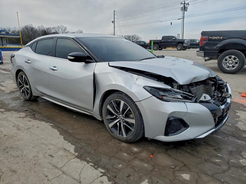 Фото 4 - NISSAN MAXIMA