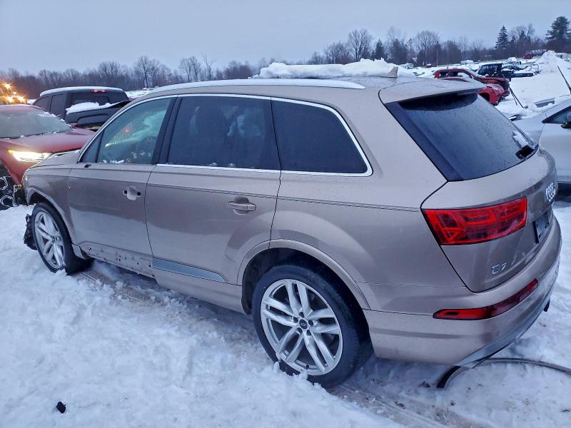 Фото 2 - AUDI Q7