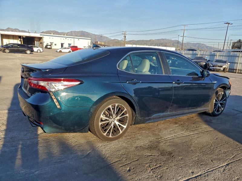 Фото 3 - TOYOTA CAMRY