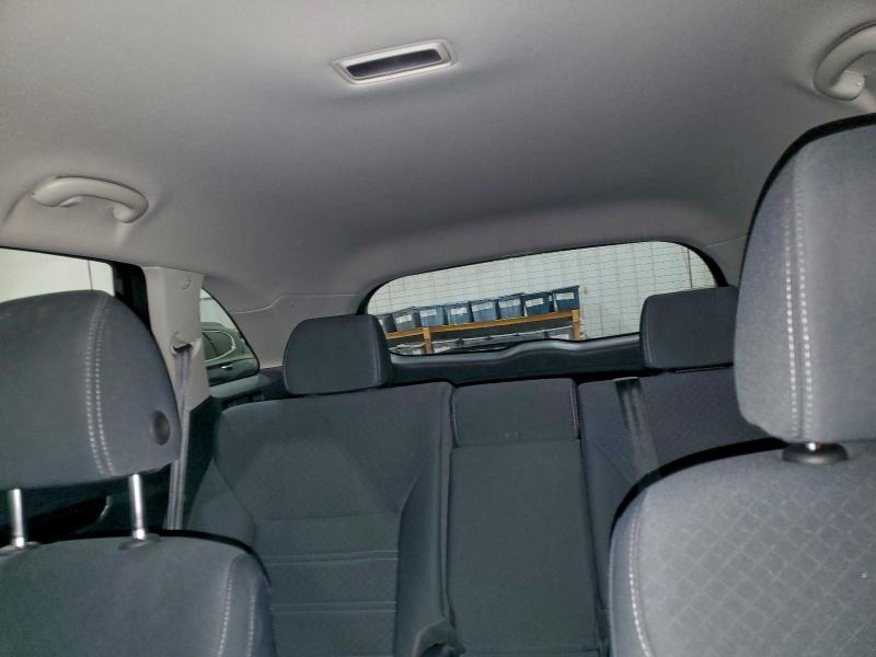 Фото 10 - KIA SORENTO