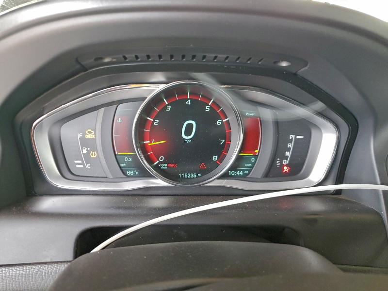 Фото 9 - VOLVO XC60