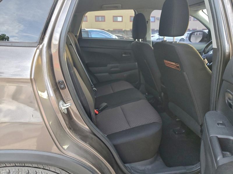 Фото 10 - MITSUBISHI OUTLANDER