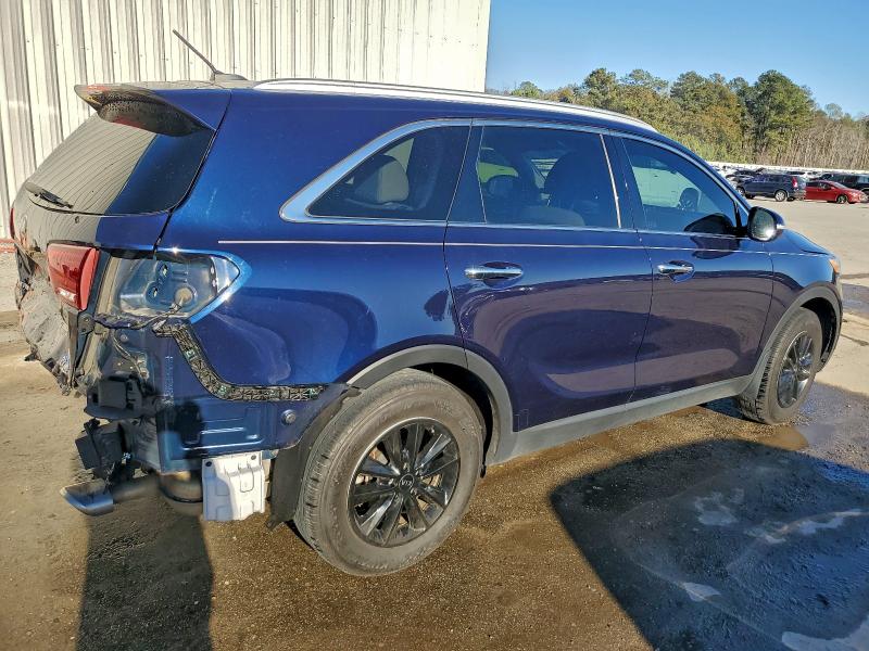 Фото 3 - KIA SORENTO