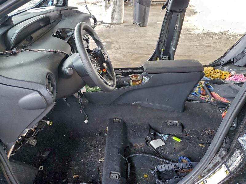 Фото 7 - TOYOTA PRIUS