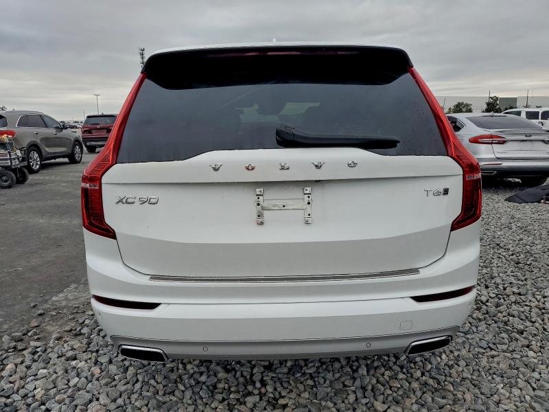 Фото 6 - VOLVO XC90