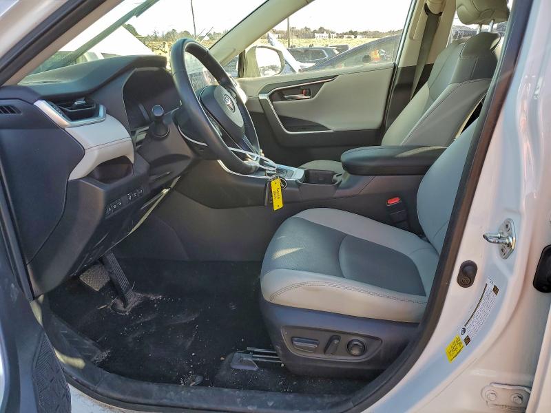 Фото 7 - TOYOTA RAV4