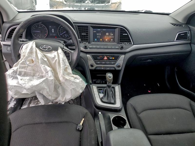 Фото 8 - HYUNDAI ELANTRA