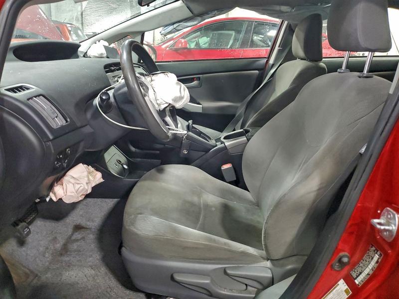 Фото 7 - TOYOTA PRIUS