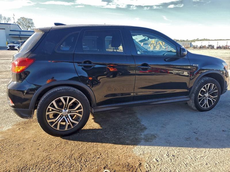 Фото 3 - MITSUBISHI OUTLANDER