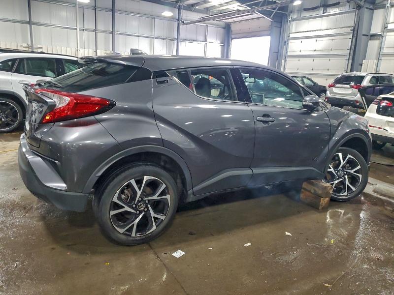 Фото 3 - TOYOTA C-HR